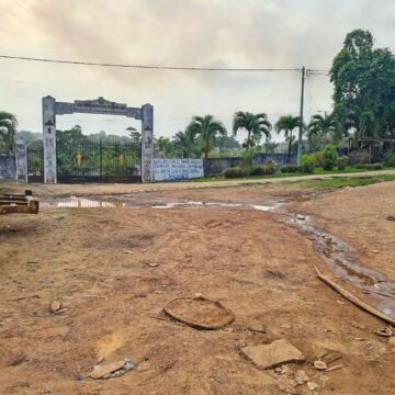 Laxisme et silence inacceptables de la Mairie de Libreville face à la dégradation alarmante de la route du cimetière Municipal de Mindoubé 1