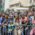 Forte mobilisation des populations pour le premier défilé du Président Oligui Nguema après le Coup de Libération