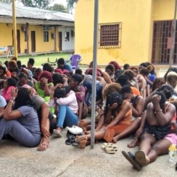 Libreville : La gendarmerie nationale appréhende 348 fêtards pour non respect du couvre-feu