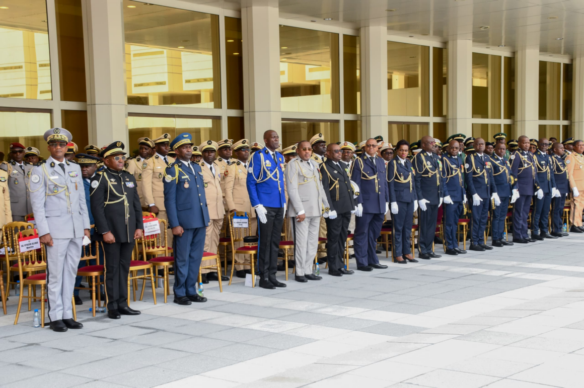 Port de galons officiel à 17 officiers Généraux des Forces de Défense