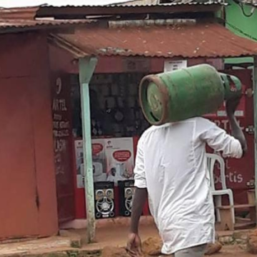 À Libreville, chercher du gaz devient une épreuve