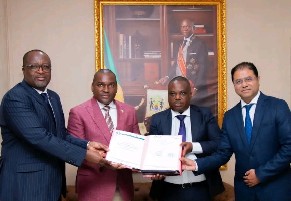 image Signature d’une convention de concession pour la construction d’une gare maritime à Libreville