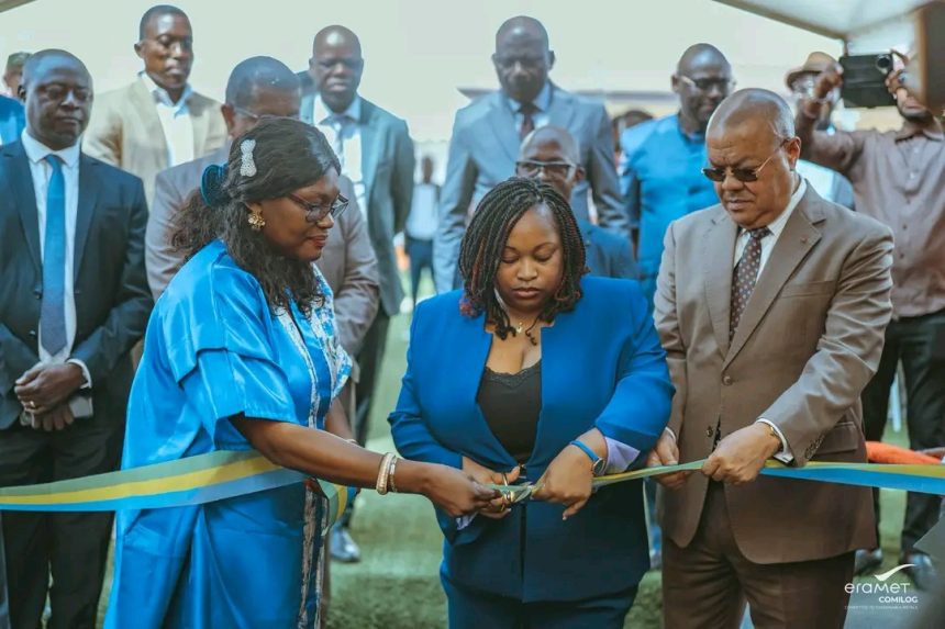 Inaugure l’école publique communale F de Lékolo II de Moanda