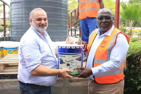 Collaboration durable entre la municipalité et les acteurs économiques: la SGI fait un don à la Mairie centrale