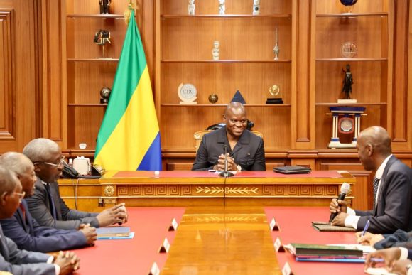 Création d&rsquo;une école des Avocats : une délégation du Barreau du Gabon au Palais Rénovation
