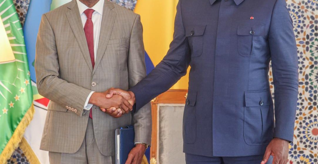 Le Maire de Libreville nouvellement élu et ses adjoints au Palais Rénovation