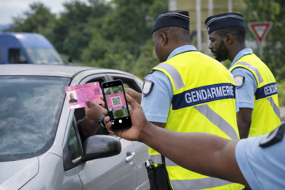 image Permis de conduire digital : le nouveau format sécurisé suscite un engouement manifeste