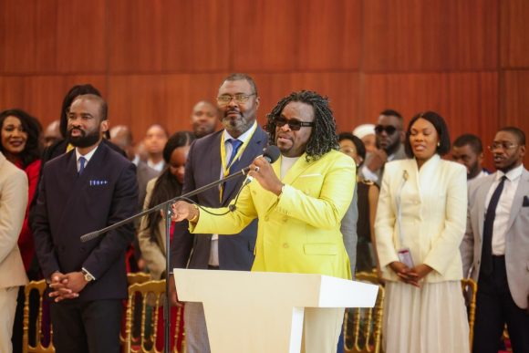 Une délégation de la diaspora gabonaise et des influenceurs rencontre le Chef de l&rsquo;Etat