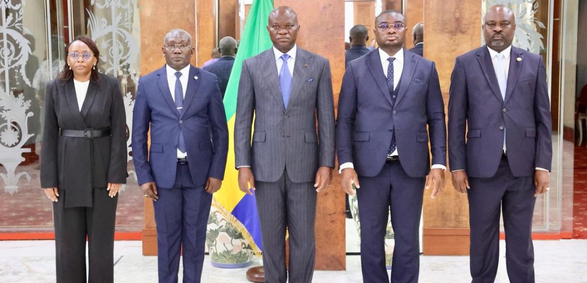Prestation de serment de quatre Ambassadeurs du Gabonnouvellement accrédités