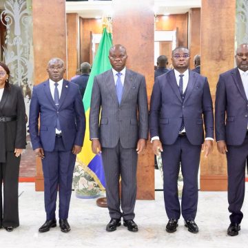 Prestation de serment de quatre Ambassadeurs du Gabonnouvellement accrédités