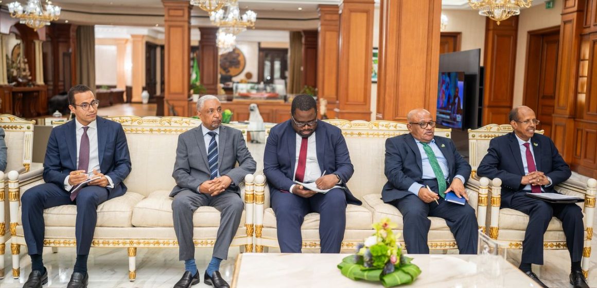 Gabon: Une importante délégation de l’UA reçue au Palais du Bord de Mer