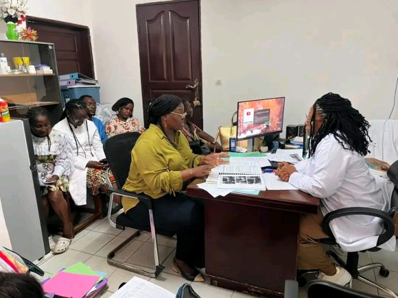 SANTE: 𝐯𝐞𝐫𝐬 𝐮𝐧 𝐫𝐞𝐧𝐟𝐨𝐫𝐜𝐞𝐦𝐞𝐧𝐭 𝐝𝐞 𝐥𝐚 𝐩𝐫𝐢𝐬𝐞 𝐞𝐧 𝐜𝐡𝐚𝐫𝐠𝐞 𝐢𝐧𝐭é𝐠𝐫é𝐞 𝐝𝐮 𝐕𝐈𝐇 𝐞𝐭 𝐝𝐞 𝐥𝐚 𝐭𝐮𝐛𝐞𝐫𝐜𝐮𝐥𝐨𝐬𝐞 au Gabon