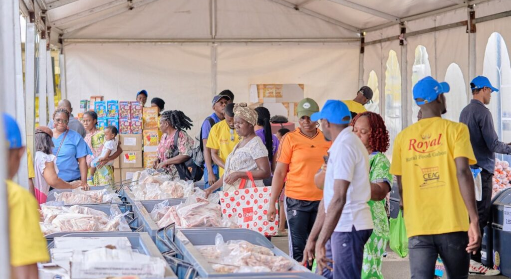 Lutte contre la vie chère: le méga marché de la centrale d&rsquo;Achat poursuit son déploiement à Owendo